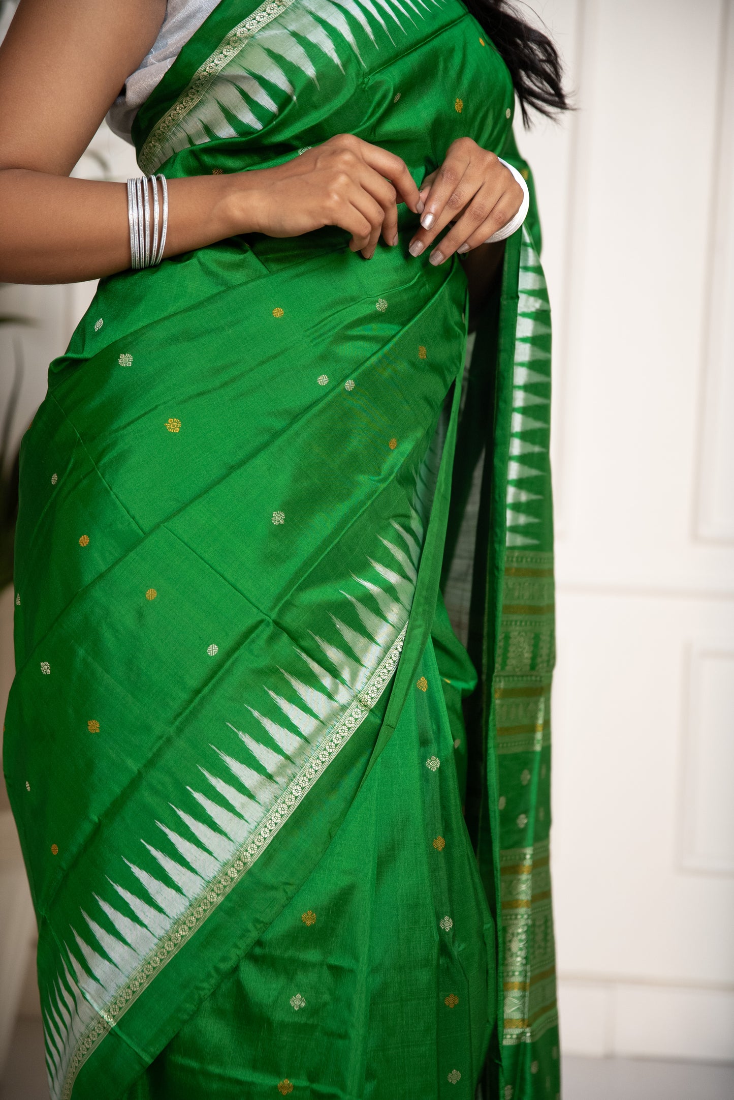 Iklauti Ekpulia - Green Pure Silk Saree