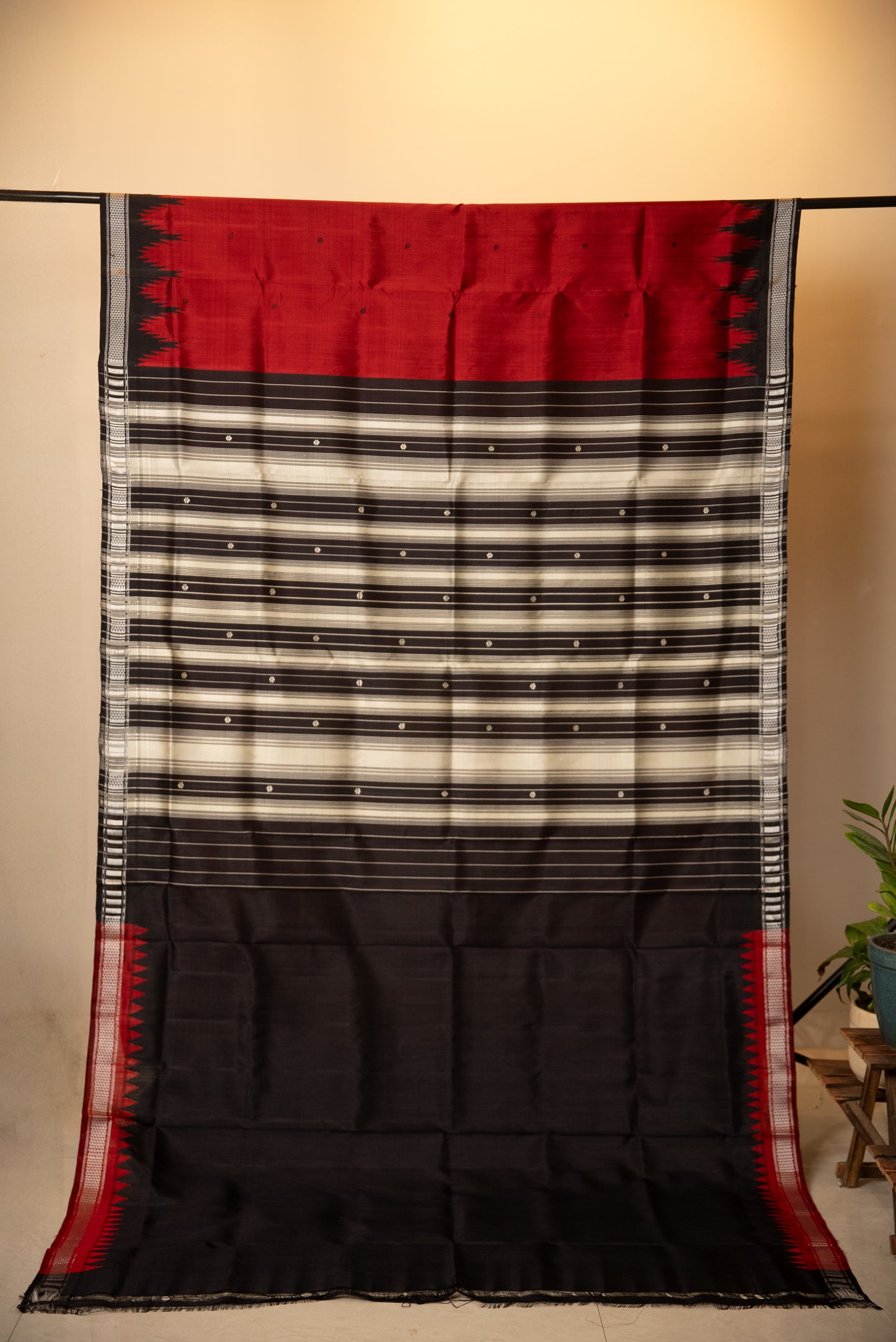 Red Berhampuri Single Pallu Saree